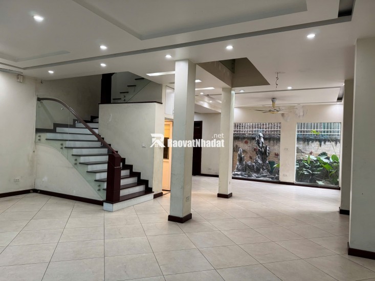 Chính chủ cho thuê nhà riêng 100m2x 3 tầng để ở, làm Công ty, Văn phòng, Trung tâm dạy thêm, tại Tương Chúc- Thanh Trì Hà Nội